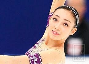 まとめ髪が似合う人