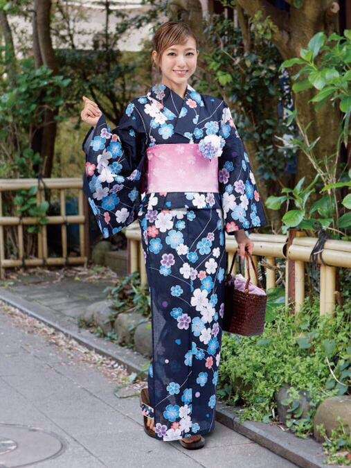まとめ髪が似合う人