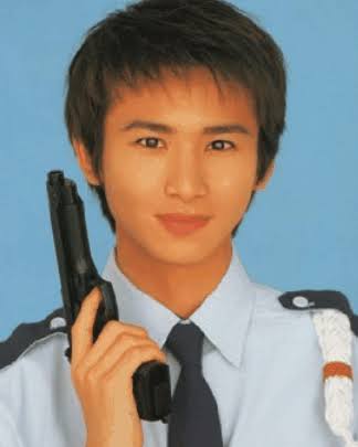 顔の一部で誰か当てるトピ
