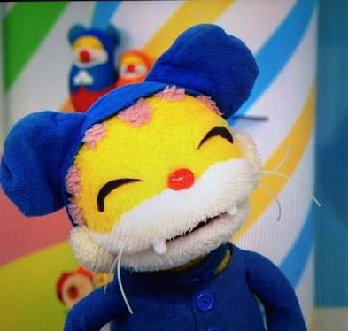 顔の一部で誰か当てるトピ