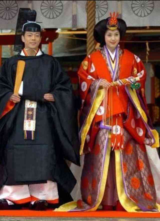 藤原紀香、結婚会見に記者苦笑い!「愛之助とテンション違いすぎ」「指輪を見せてすごいドヤ顔」