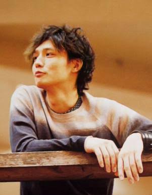 実年齢より若く見える人、老けて見える人