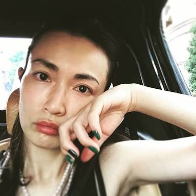 板野友美、「大赤字アイドル」へ!?　主演ホラー映画＆10周年フォトブックが相次いで大爆死