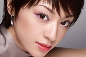 栗山千明の新CMでエラの違いが歴然に ネットでは「また顎削った？」と指摘