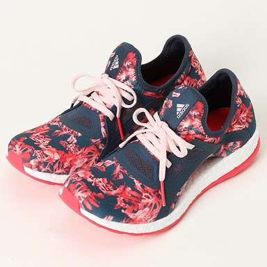 adidasのスニーカー好きな人
