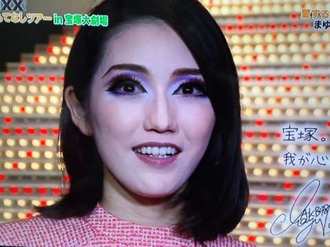 AKB48・渡辺麻友、悶絶級に可愛すぎる「舌ペロ」写真に瞬殺されるファン続出