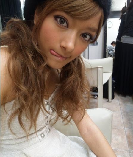 AKB48・渡辺麻友、悶絶級に可愛すぎる「舌ペロ」写真に瞬殺されるファン続出