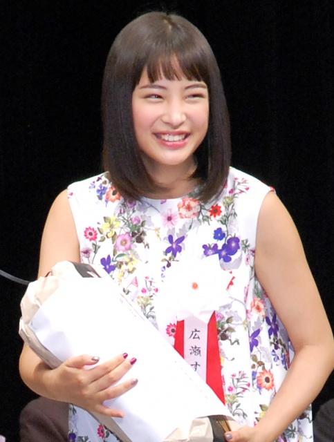 広瀬すず、映画イベントで再び号泣「涙腺が崩壊してます」