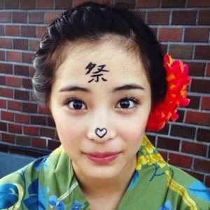 広瀬すず、映画イベントで再び号泣「涙腺が崩壊してます」