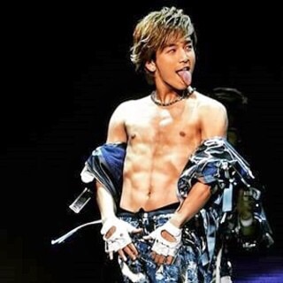 今市は「紅の豚」、登坂は3D!?三代目JSBの微妙すぎるグラサンに総ツッコミ