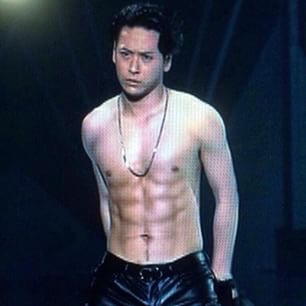 今市は「紅の豚」、登坂は3D!?三代目JSBの微妙すぎるグラサンに総ツッコミ