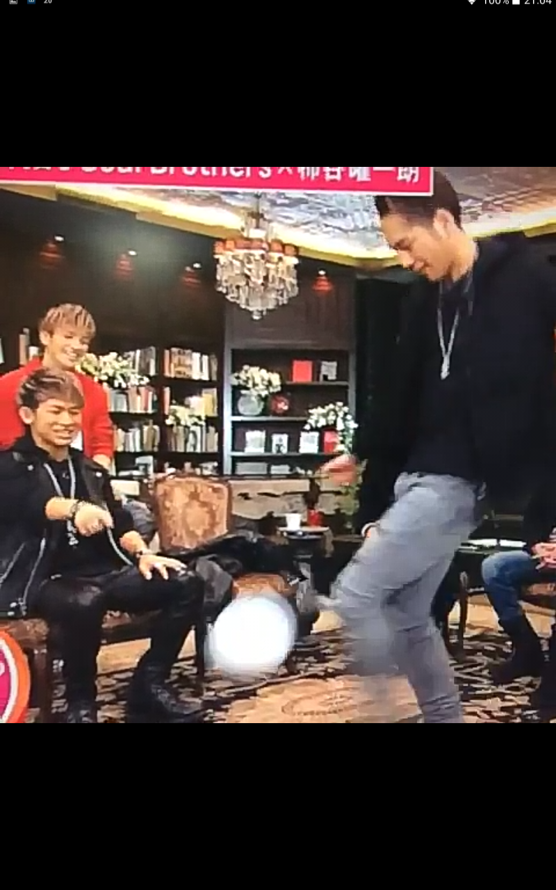 今市は「紅の豚」、登坂は3D!?三代目JSBの微妙すぎるグラサンに総ツッコミ