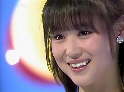 AKB48柏木由紀、胸の谷間がスゴすごるセクシービキニショットにファン大興奮！　「癒されます」