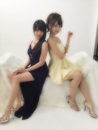 AKB48柏木由紀、胸の谷間がスゴすごるセクシービキニショットにファン大興奮！　「癒されます」