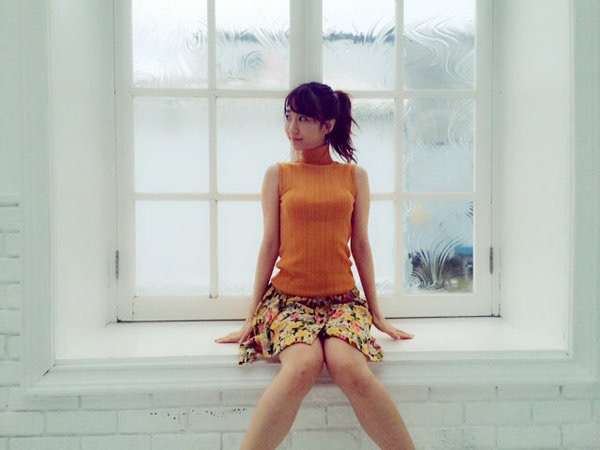 AKB48柏木由紀、胸の谷間がスゴすごるセクシービキニショットにファン大興奮！　「癒されます」