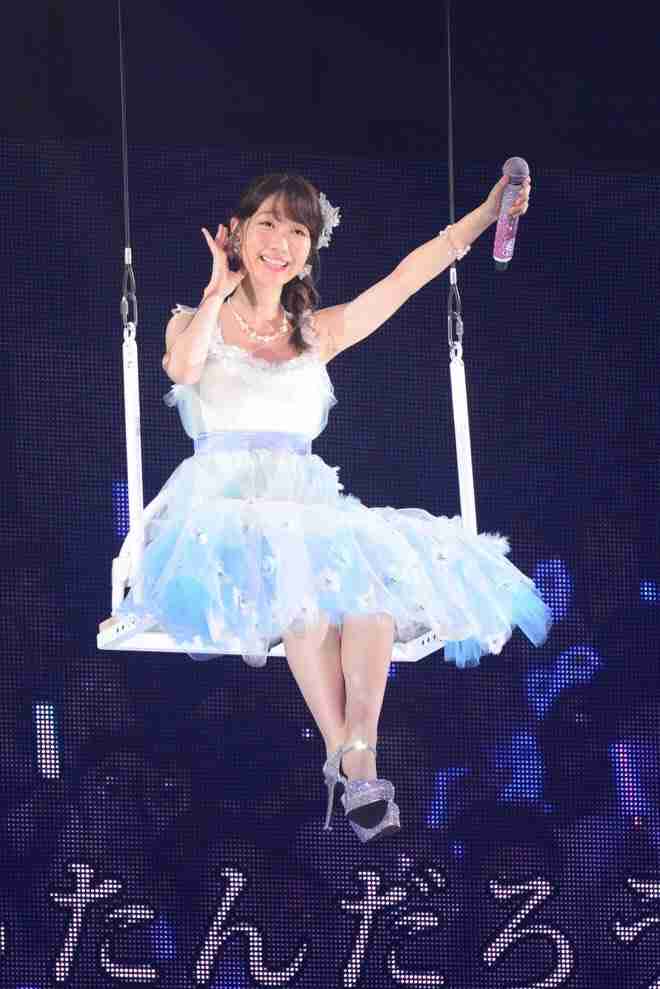 AKB48柏木由紀、胸の谷間がスゴすごるセクシービキニショットにファン大興奮！　「癒されます」