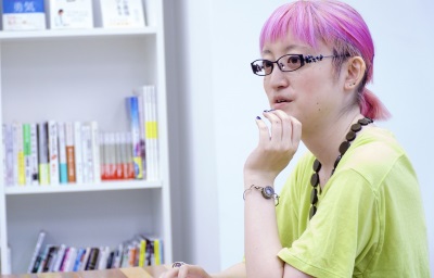 眼鏡姿の女性芸能人の画像
