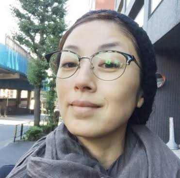 眼鏡姿の女性芸能人の画像