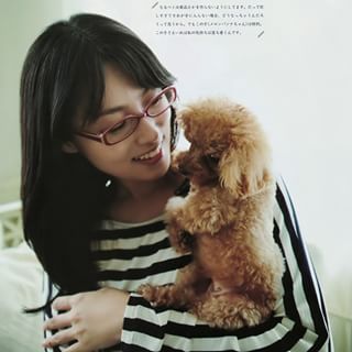 眼鏡姿の女性芸能人の画像