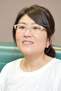 眼鏡姿の女性芸能人の画像