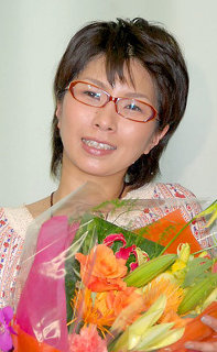 眼鏡姿の女性芸能人の画像