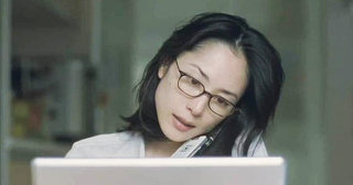 眼鏡姿の女性芸能人の画像