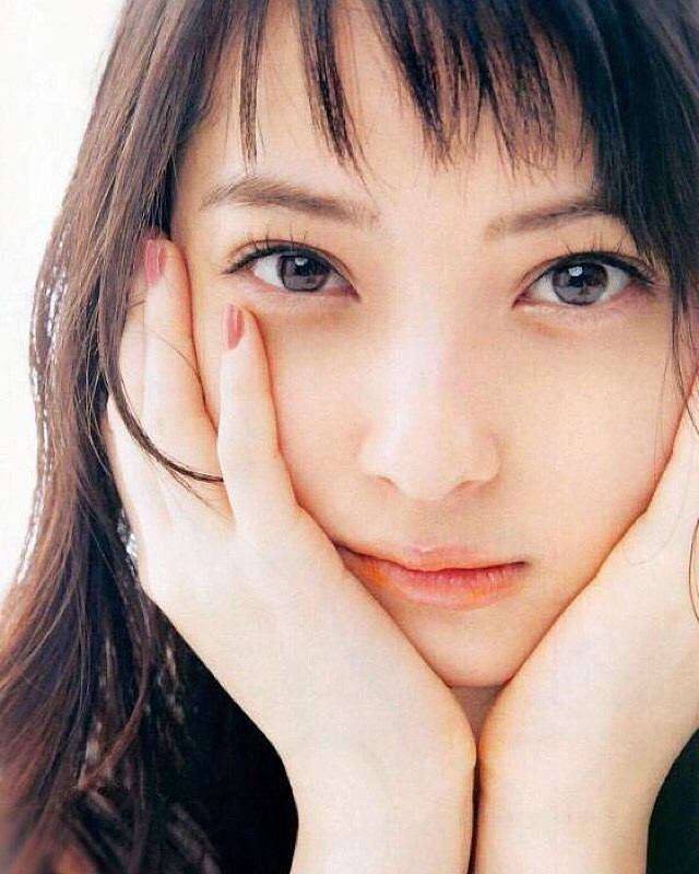 美人・イケメン芸能人の顔面どアップ画像を貼るトピ