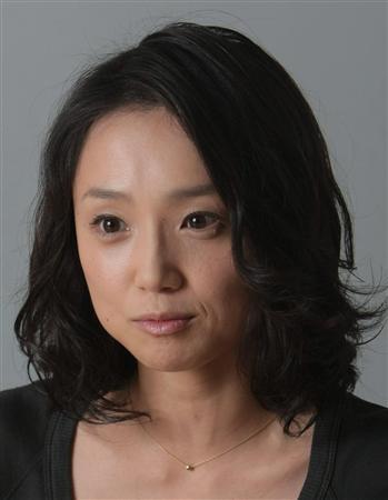 “奇跡の45歳”永作博美にCM共演の22歳・新木優子よりも「かわいい」の声