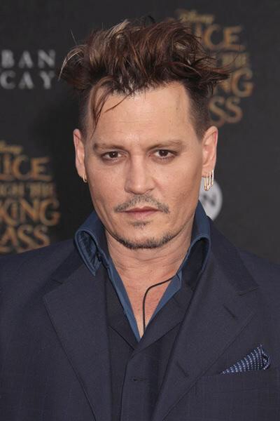 ジョニー・デップ、アンバー・ハードに家庭内暴力？妻への接近禁止命令下る