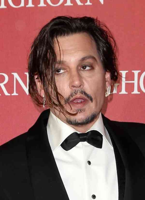 ジョニー・デップ、アンバー・ハードに家庭内暴力？妻への接近禁止命令下る