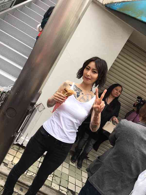 芸能人のプライベート画像を貼るトピ