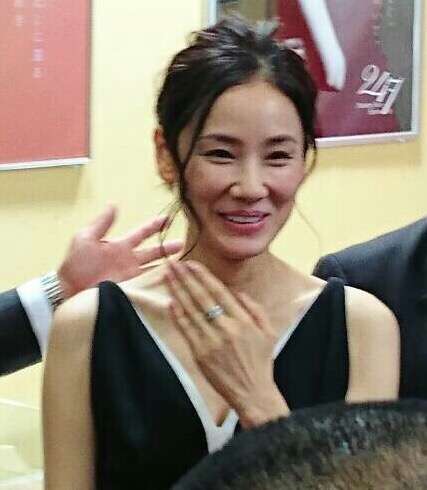 ジャニーズの「共演NG」なんて上等!? それでも吉田羊の女優生命が安泰なワケ