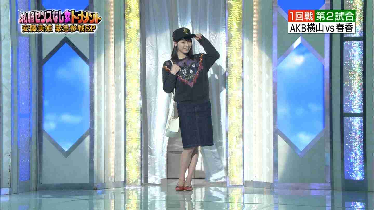 個性的なファッションの有名人の画像