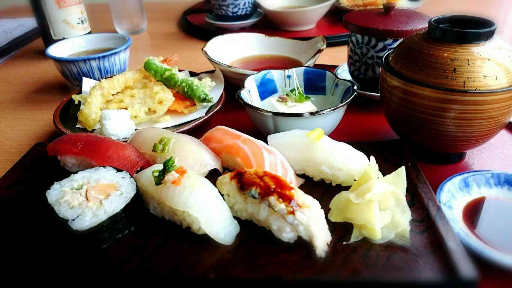 美味しそうな食べ物貼ろう