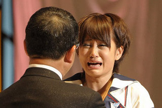 前田敦子、ランジェリー姿で大阪闊歩 色気漂う入浴シーン