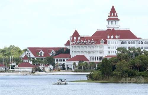 ディズニーワールドの人工湖で2歳男児がワニに襲われ溺死