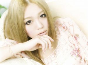 金髪が似合う日本の有名人の画像を貼るトピ