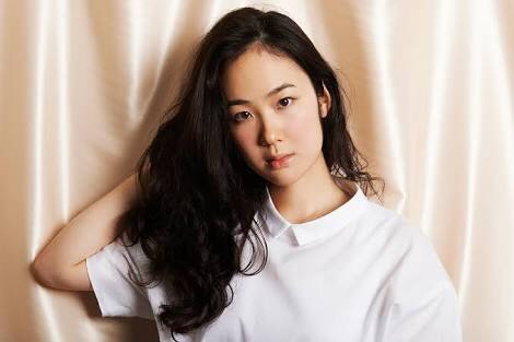 黒木華、初写真集でウエディングドレス披露「喜んでいただければ」