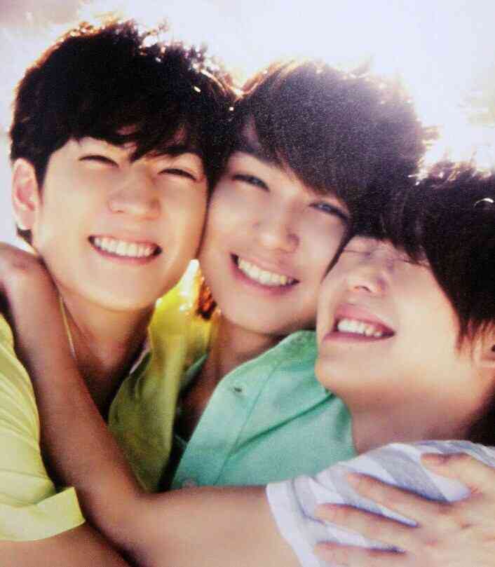 ジャニーズメンバーの笑顔の画像を貼るトピ