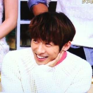 ジャニーズメンバーの笑顔の画像を貼るトピ