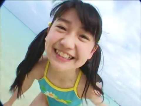 少し歯並びの悪い人〜！！