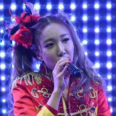 ざわちん、浜崎あゆみCDジャケットを完コピ