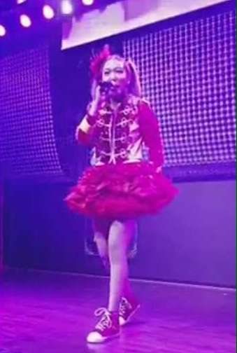 ざわちん、浜崎あゆみCDジャケットを完コピ