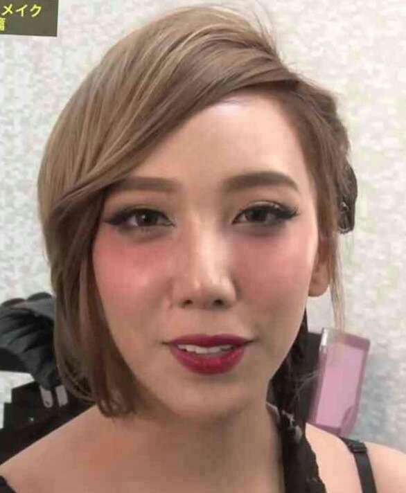 ざわちん、浜崎あゆみCDジャケットを完コピ