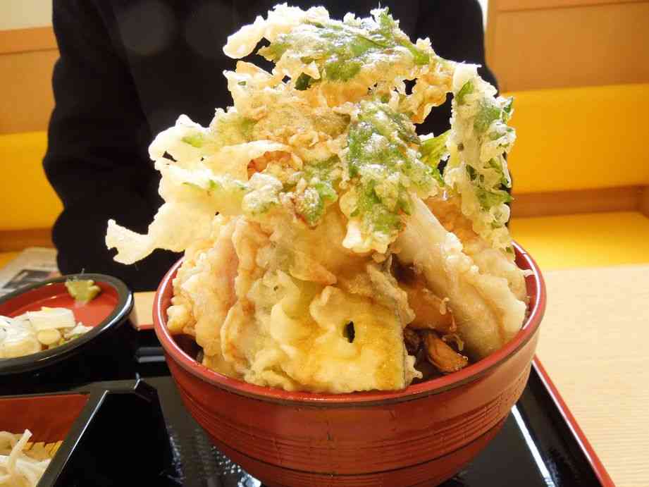 お昼ごはん、何食べてますか？
