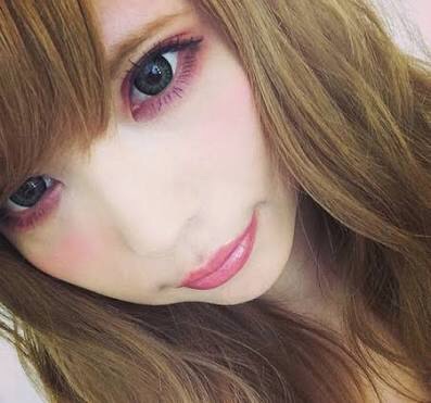 あなたにとっての古いメイクとはどんなメイクですか?
