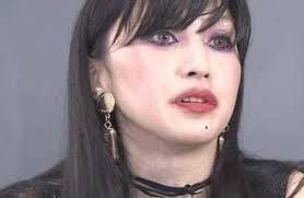 中島美嘉、オフの日でもアイメイクは手を抜かず