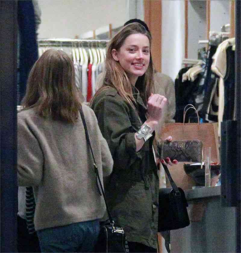 ジョニー・デップの妻が8年前に女性写真家と「同性婚」していた！