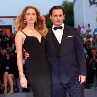ジョニー・デップの妻が8年前に女性写真家と「同性婚」していた！