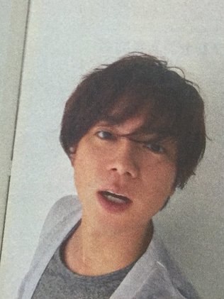 NEWS・加藤シゲアキが「SEALDs」へ「賛同」表明、アイドルの「政治的発言」にファンの反応は...